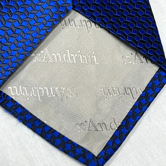 Vintage Bella Nova Neck Tie 100% Silk from Italy Hand Sewn in USA Blue Black - Picture 6 of 9